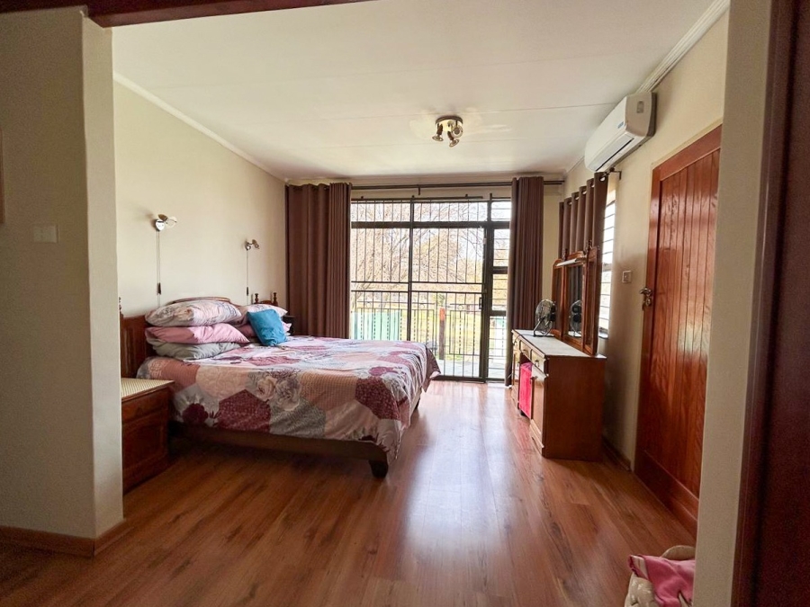 4 Bedroom Property for Sale in Lindequesdrif North West